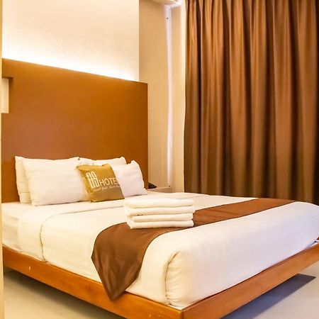 Os Hotel Airport Batam Buitenkant foto