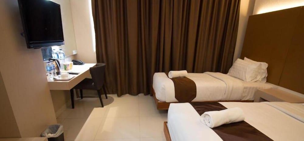 Os Hotel Airport Batam Buitenkant foto