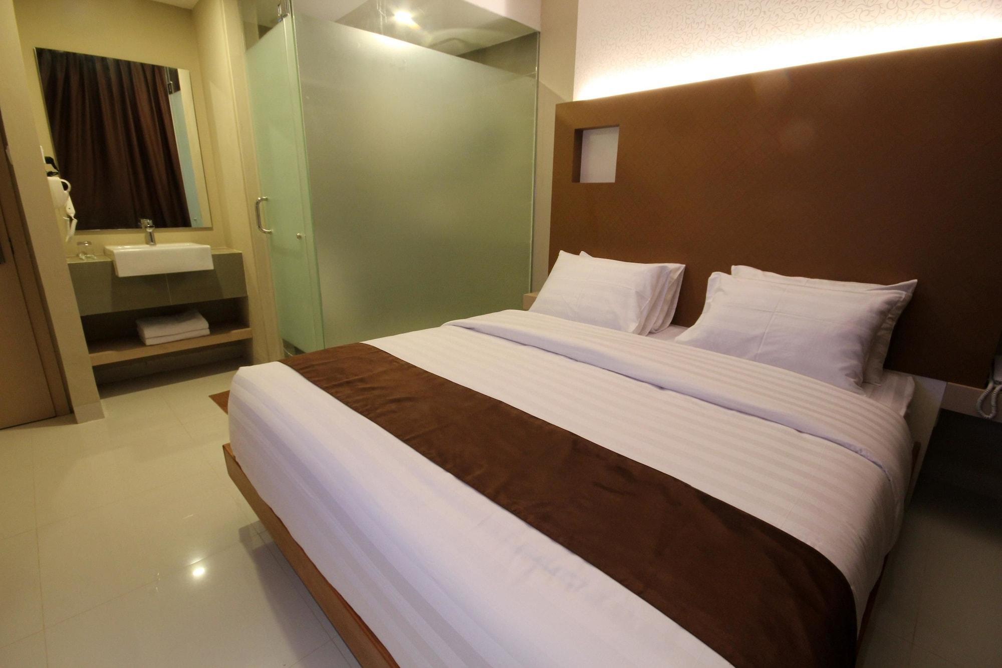 Os Hotel Airport Batam Buitenkant foto