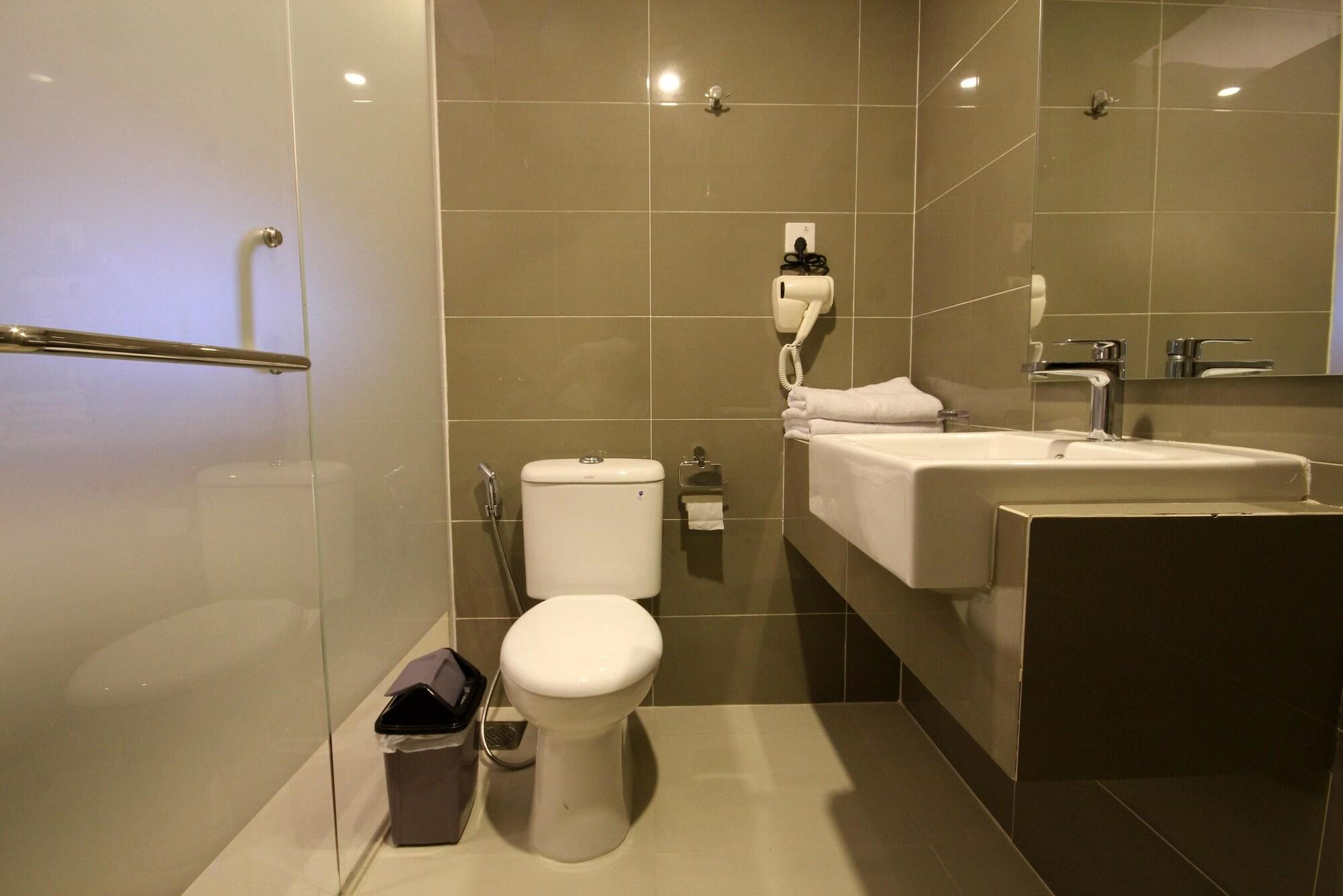 Os Hotel Airport Batam Buitenkant foto