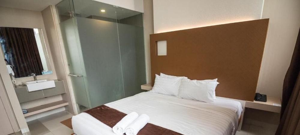 Os Hotel Airport Batam Buitenkant foto