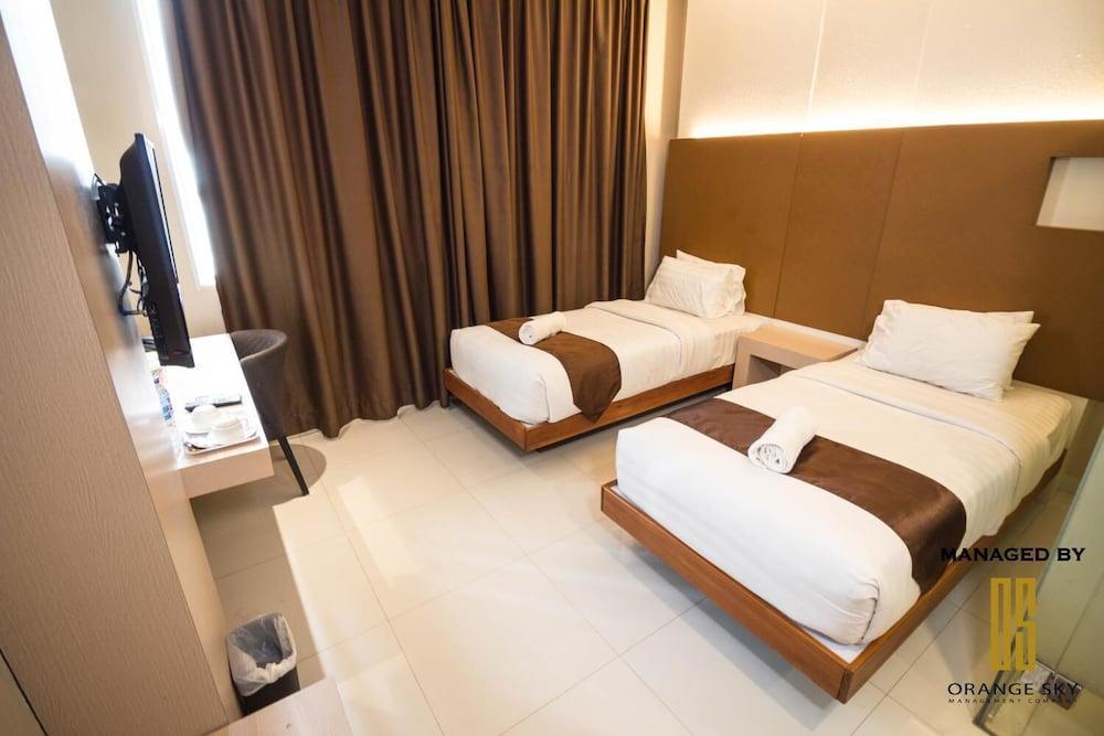Os Hotel Airport Batam Buitenkant foto