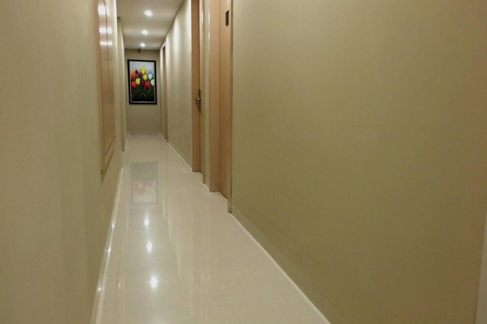 Os Hotel Airport Batam Buitenkant foto