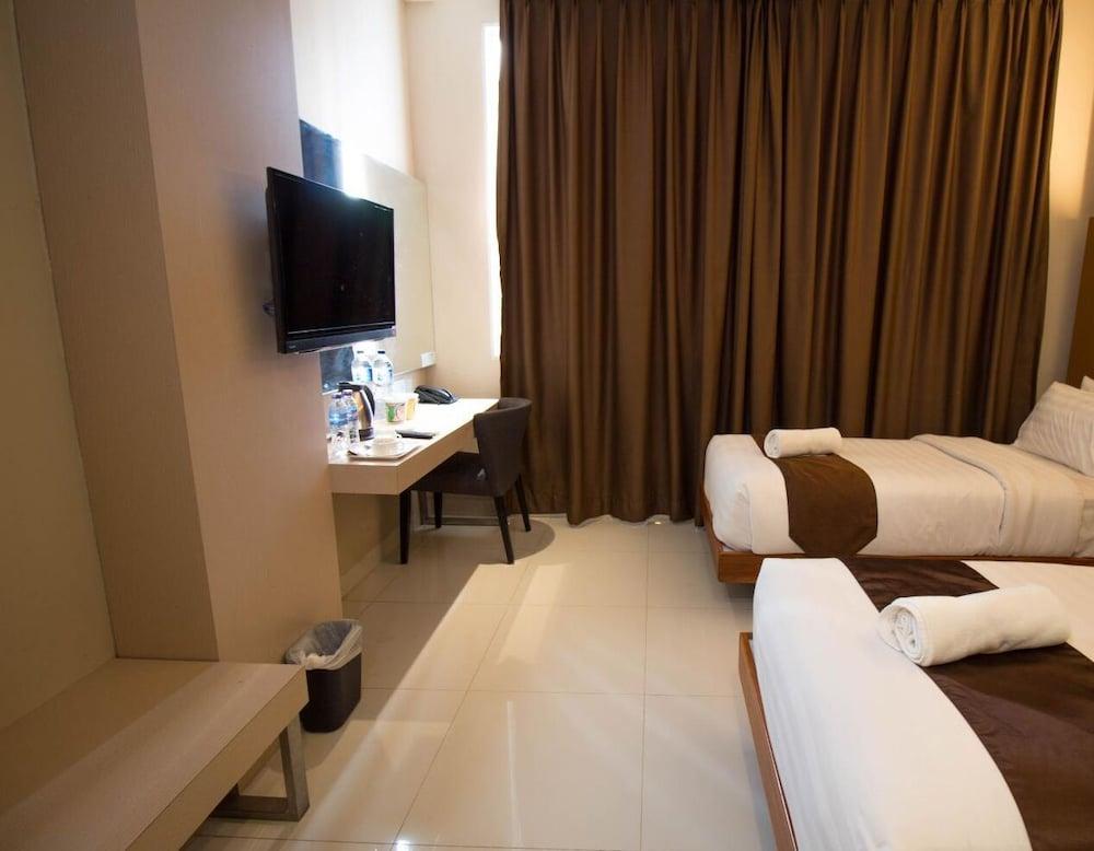 Os Hotel Airport Batam Buitenkant foto