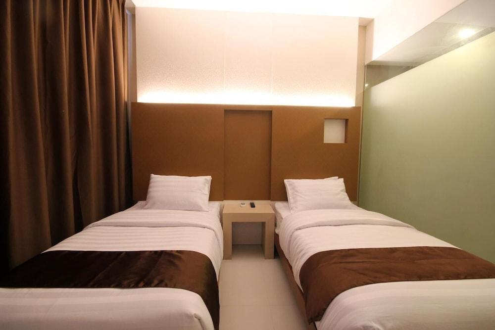 Os Hotel Airport Batam Buitenkant foto