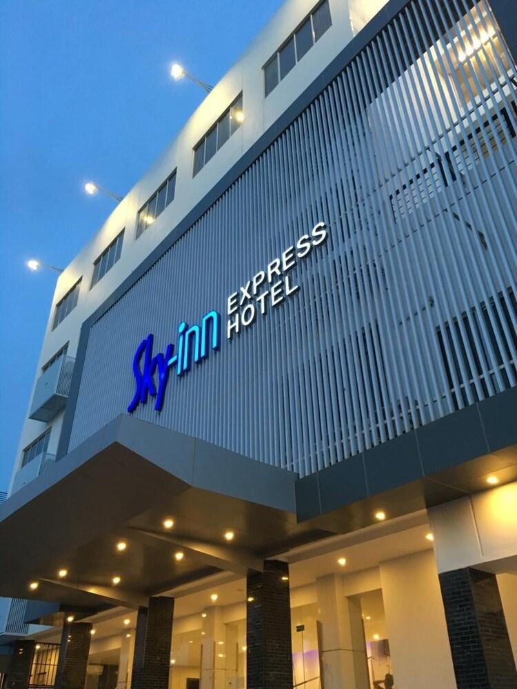 Os Hotel Airport Batam Buitenkant foto