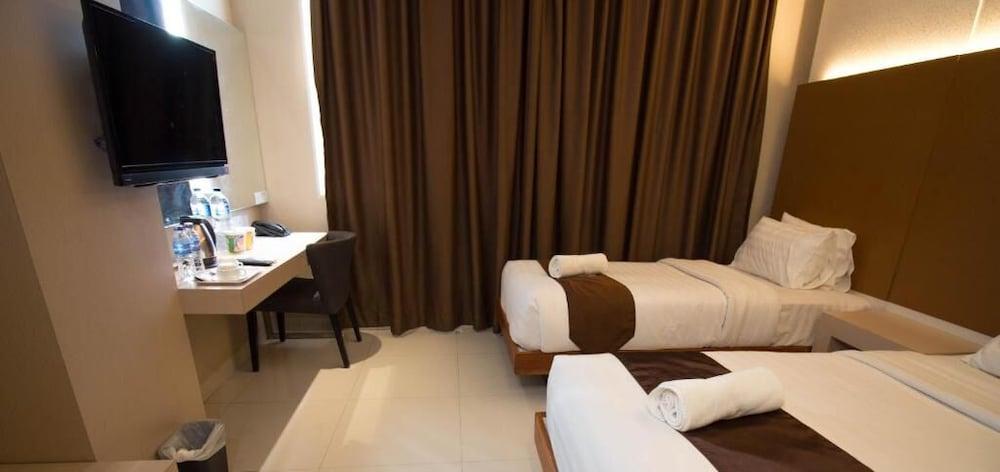 Os Hotel Airport Batam Buitenkant foto