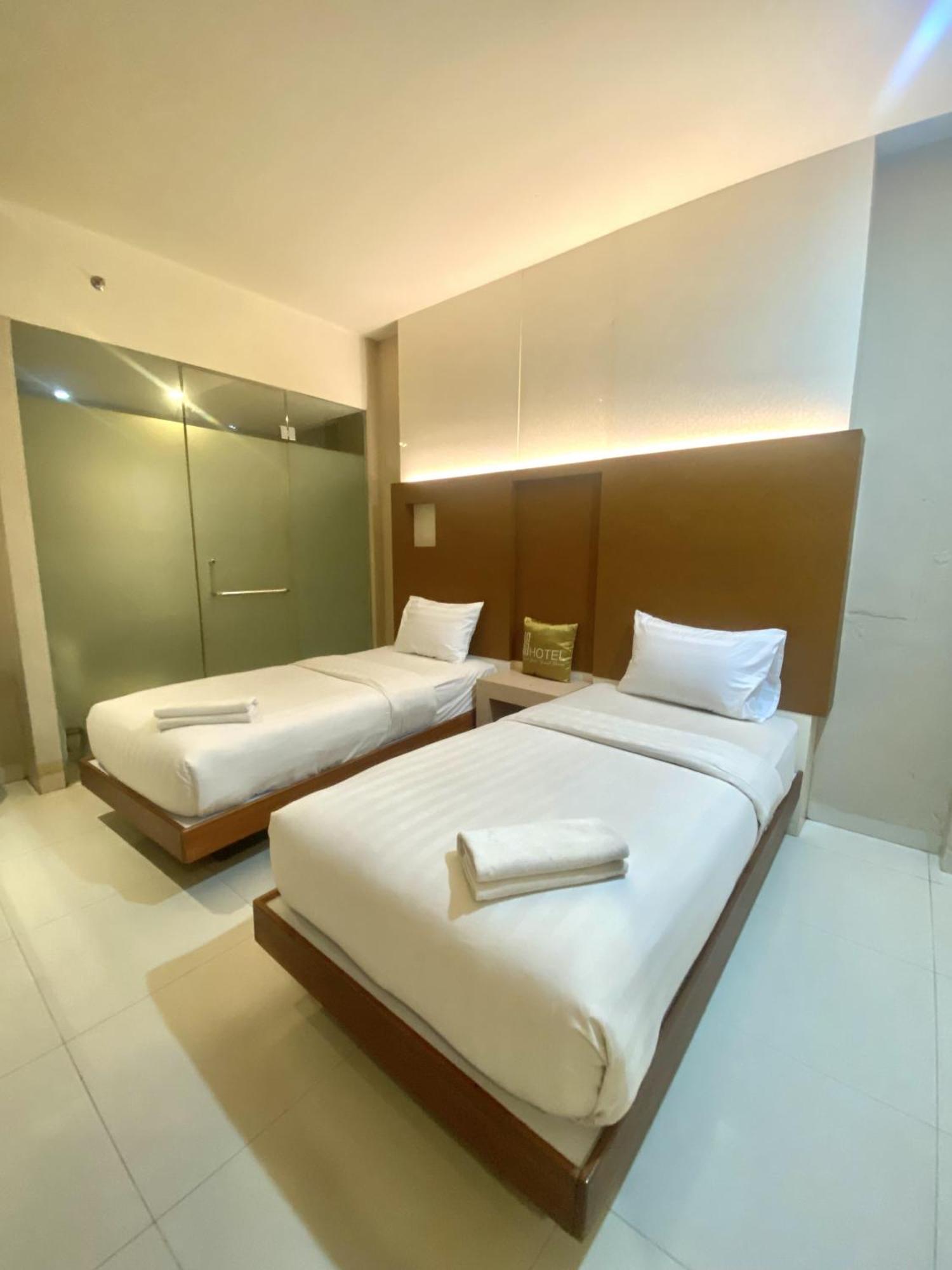 Os Hotel Airport Batam Buitenkant foto