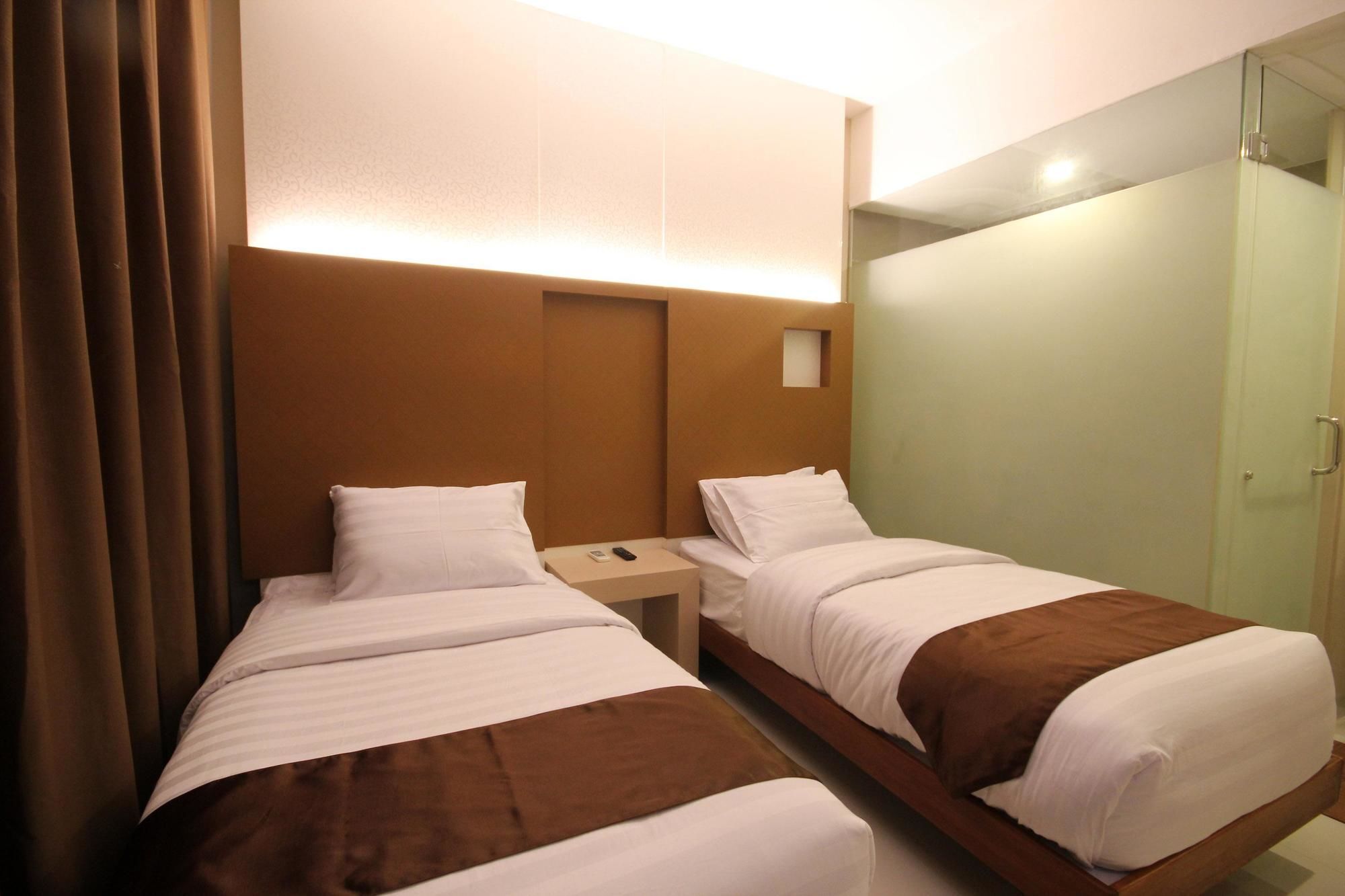 Os Hotel Airport Batam Buitenkant foto